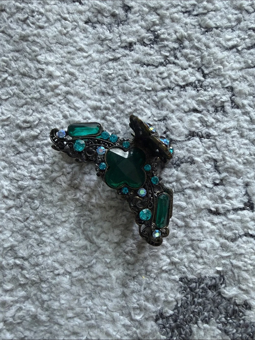 Vintage-Style Green Crystal Hair Clip